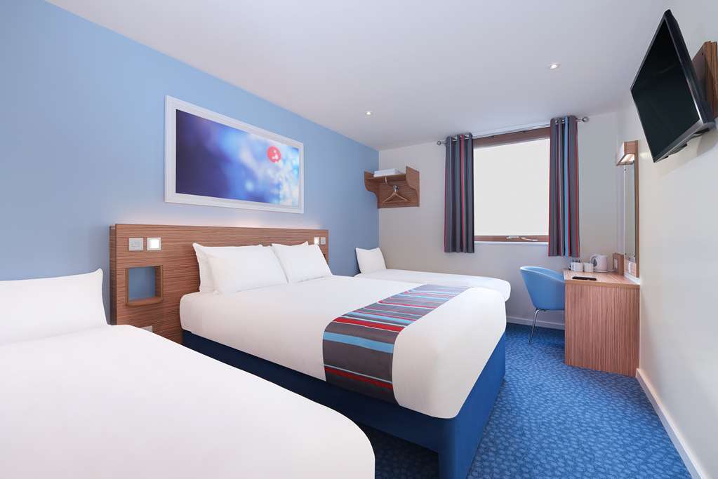 Travelodge Bath Central Szoba fotó