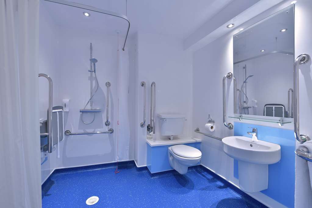 Travelodge Bath Central Szoba fotó