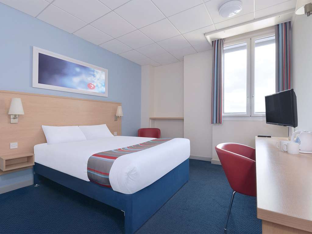 Travelodge Bath Central Szoba fotó