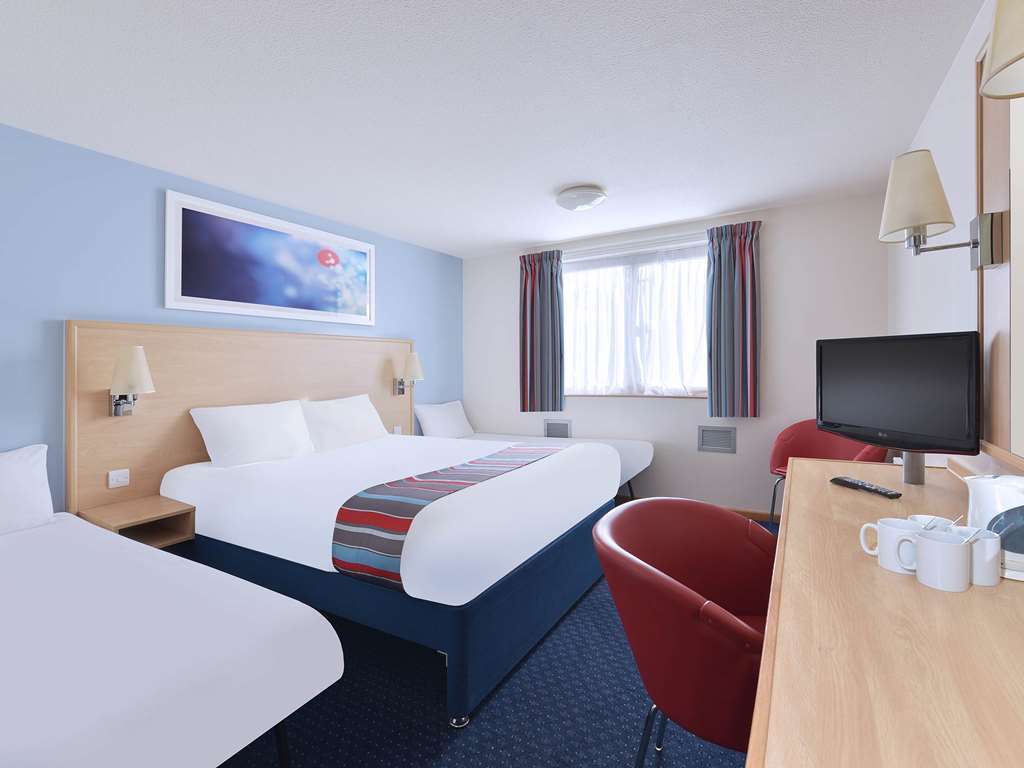 Travelodge Bath Central Szoba fotó